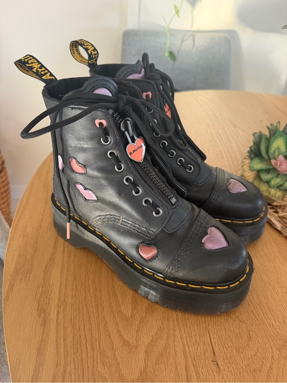 Dr Martens Sinclair Heart Platform Boots Leather Satin Women's Size 7 Charm
